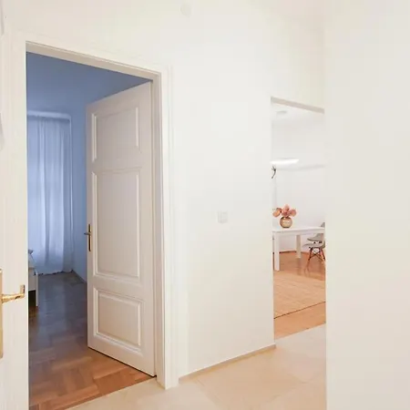 Apartment Congress