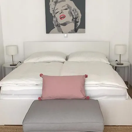 Congress Apartment